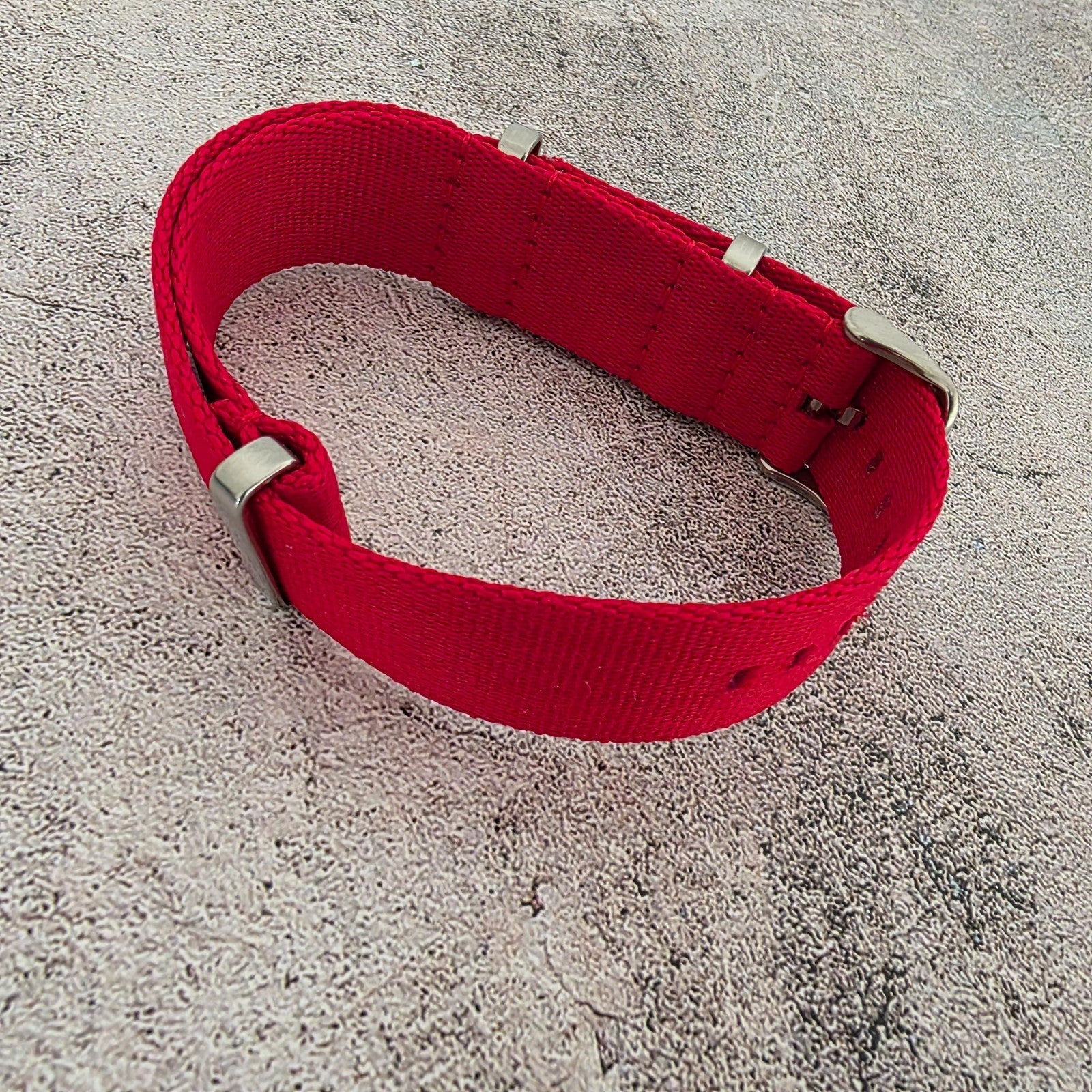 Nylon NATO Watch Strap Band One Piece Thick G10 Military MOD Divers 22mm Red UK - Wrist Envy