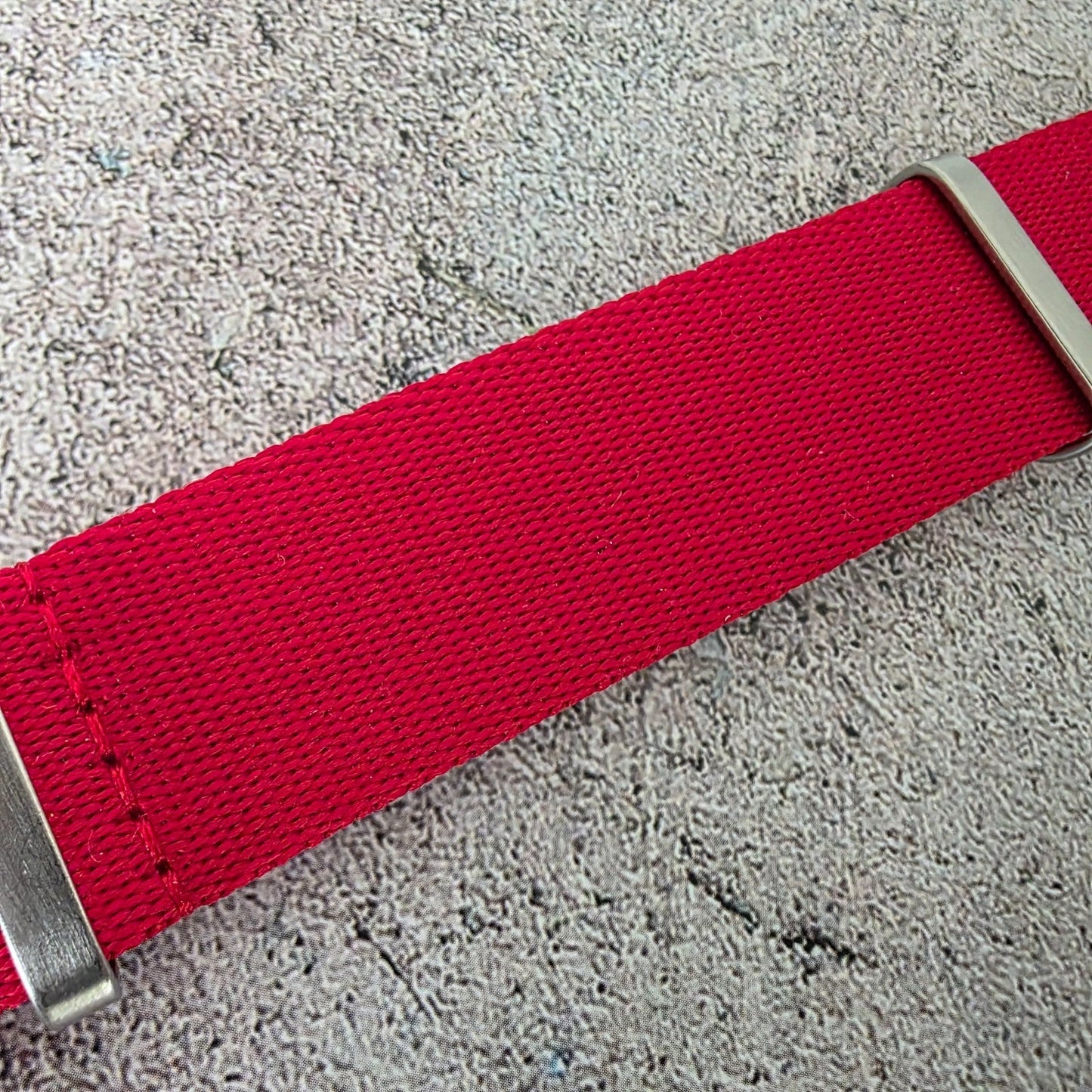 Nylon NATO Watch Strap Band One Piece Thick G10 Military MOD Divers 22mm Red UK - Wrist Envy