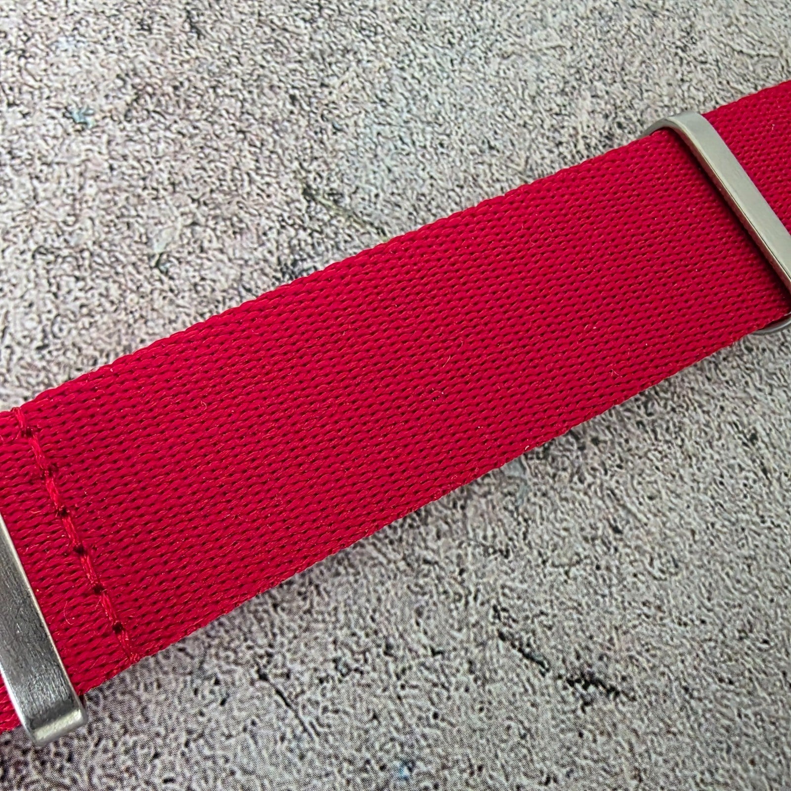 Nylon NATO Watch Strap Band One Piece Thick G10 Military MOD Divers 22mm Red UK - Wrist Envy